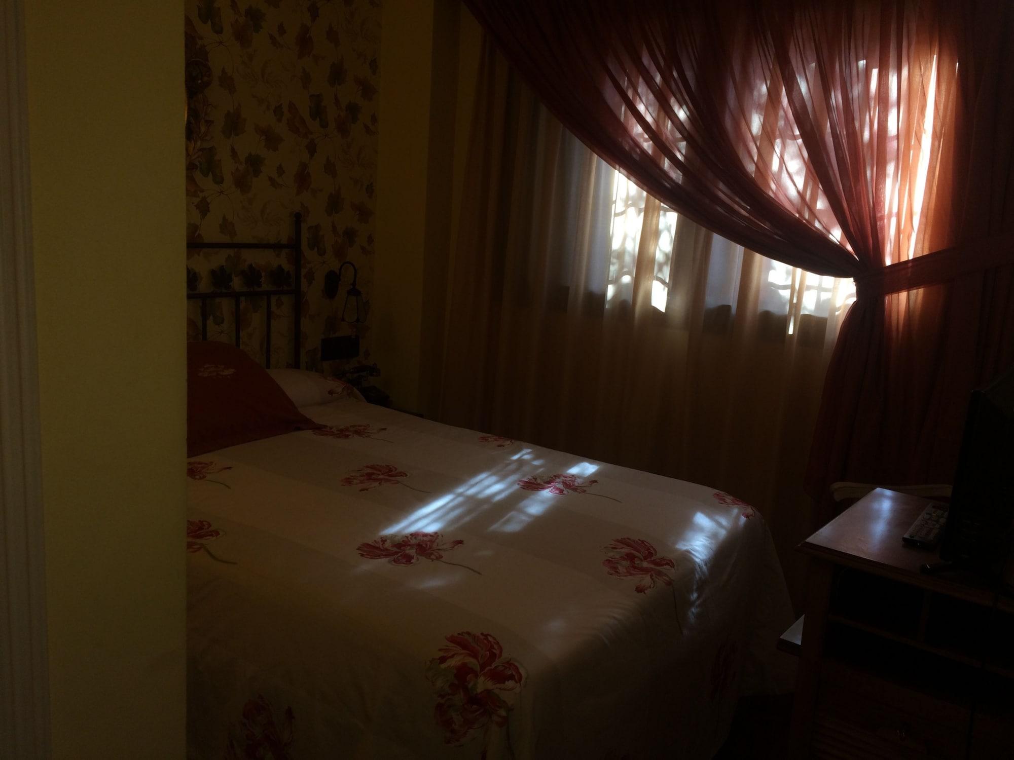Ibb Masia De Lacy Hotel
